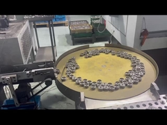 Piston absorbant les chocs avec une dureté et une résistance à l'écrasement appropriées